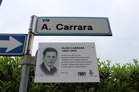 Targa commemorativa ad A. Carrara, dedicata ad Aldo Carrara, partigiano e martire per la libertà.