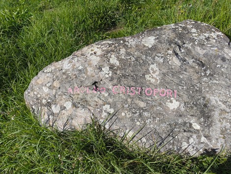 Monumento ai partigiani caduti, sito a Monte Sabbiuno, in memoria dei combattenti per la libertà.