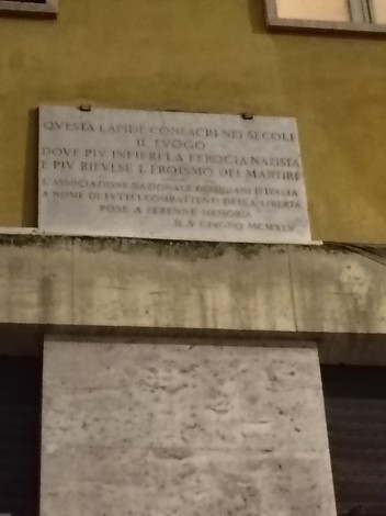 Lapide commemorativa del carcere di via Tasso, che ricorda le vittime del fascismo e della persecuzione nazista.