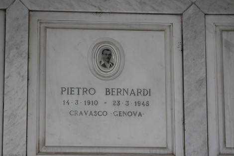 Sacrario dei partigiani di Torbella, targa in marmo dedicata a Pietro Bernardi, con foto e date.