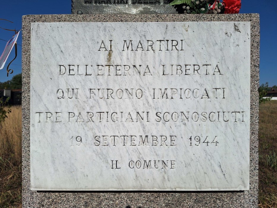Cippo a tre partigiani ignoti, Comune di Torino (TO), foto 2