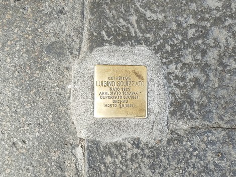 Pietra d'inciampo dedicata a Luigi Scuizzato, in memoria della sua deportazione e morte durante la Seconda Guerra Mondiale.