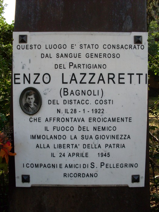 Lapide commemorativa di Enzo Lazzaretti, partigiano caduto il 24 aprile 1945. Ricordo del suo sacrificio.