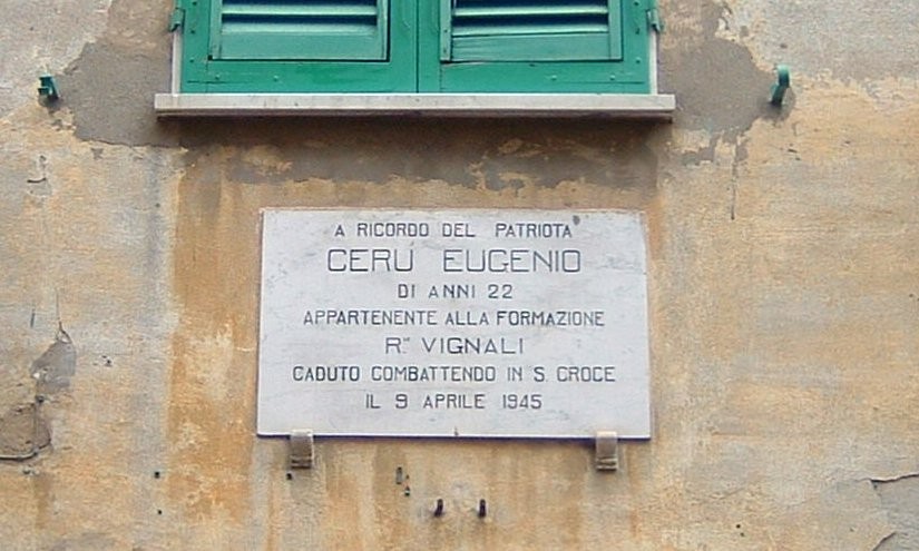 Lapide commemorativa dedicata al patriota Eugenio Cerù, caduto in combattimento nel 1945.