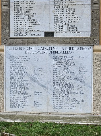 Lapide commemorativa per i caduti militari e civili di Brescello nella guerra 1940-45.