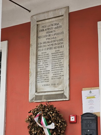 Lapide ai caduti della guerra 1940-45, Comune di Pincara (RO), foto 3