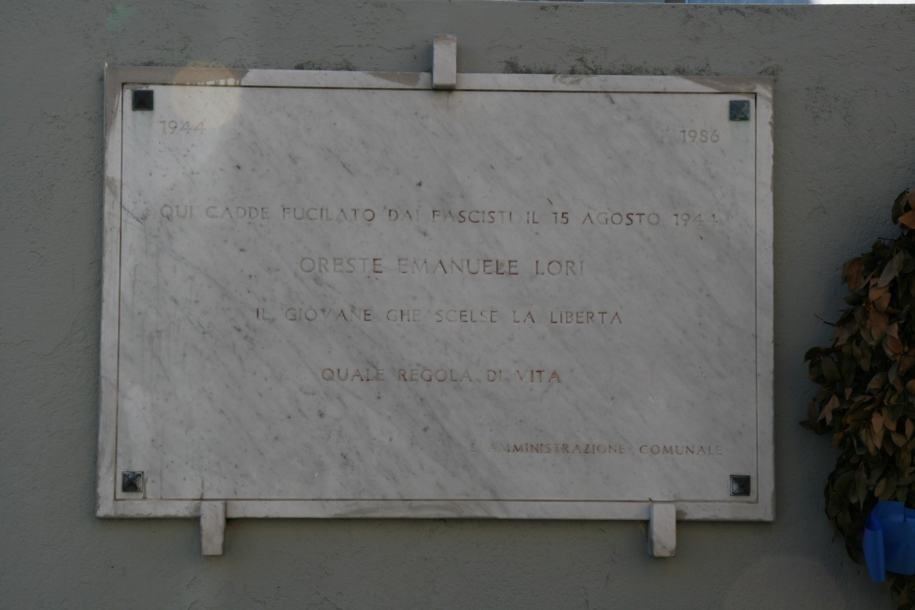Lapide commemorativa dedicata a Oreste Emanuele Lori, vittima del fascismo.