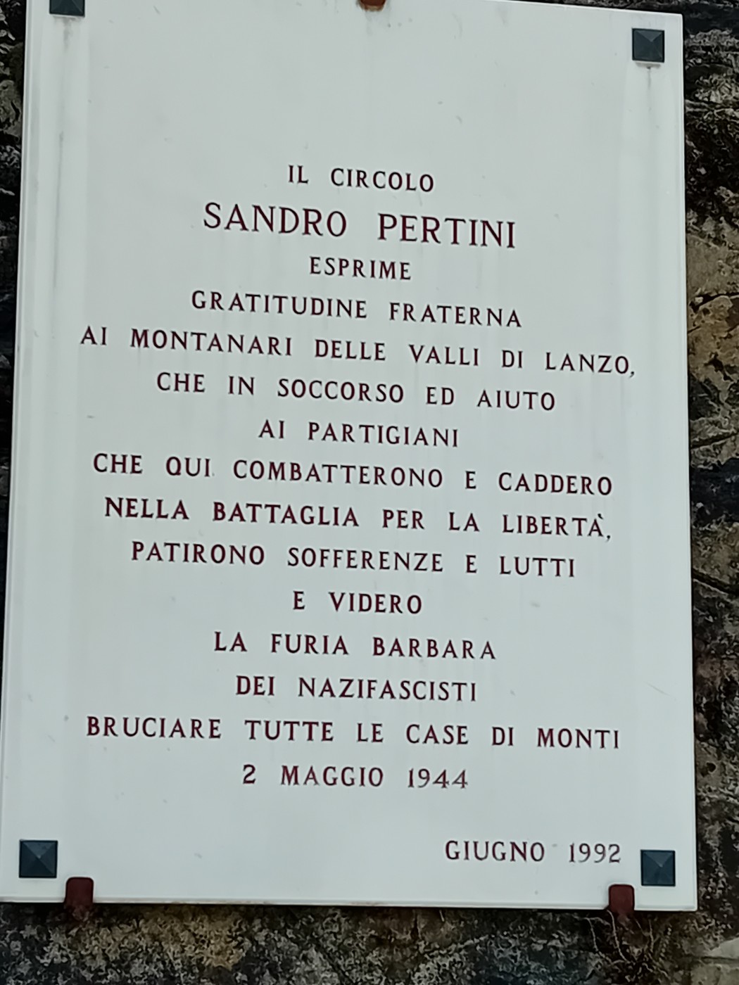 Lapide ai montanari della Valli di Lanzo, Comune di Mezzenile (TO), foto 1