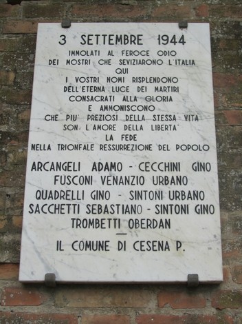 Lapide commemorativa ai Martiri della Rocca Malatestiana, in ricordo delle vittime del 3 settembre 1944.
