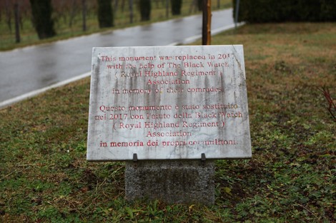Monumento commemorativo dedicato ai caduti, situato nell'Area monumentale di Sant'Andrea.