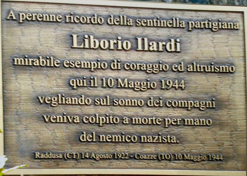 Monumento dedicato a Liborio Ilardi, partigiano, in onore del suo coraggio e sacrificio durante la Seconda Guerra Mondiale.