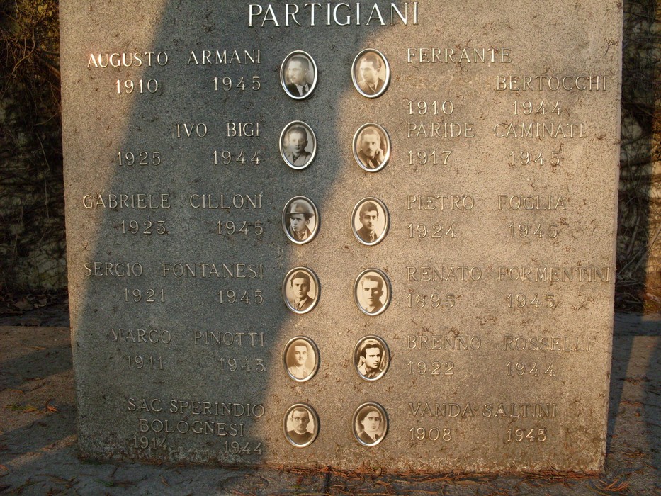 Monumento ai Caduti di Massenzatico, commemorazione dei partigiani e vittime della Seconda guerra mondiale.