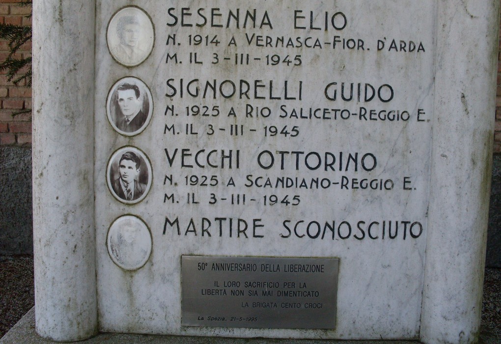Monumento dedicato ai caduti, in memoria di Elio Sesena, Guido Signorelli e Ottorino Vecchi. 50° anniversario della liberazione.