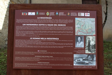 Pannello informativo sulla Resistenza lungo la Strada della battaglia di Fonteno, con immagini storiche e dettagli significativi.