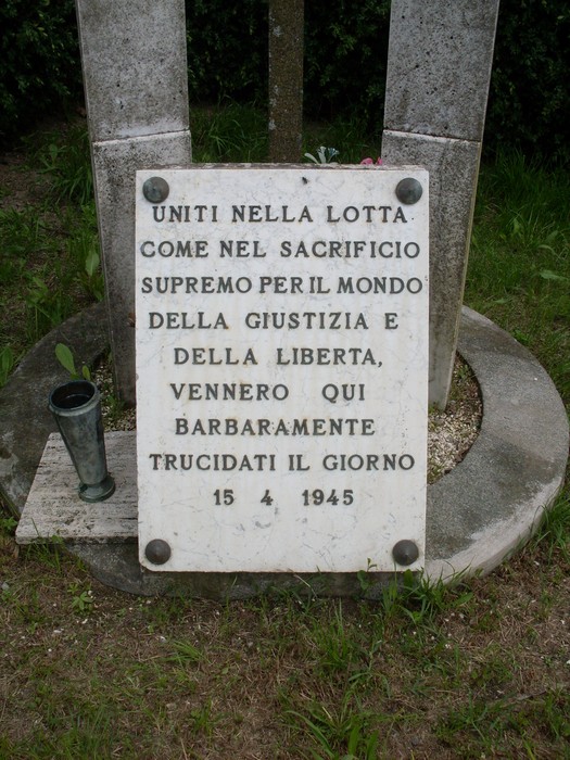 Monumento ai fucilati del podere Righetta, in memoria delle vittime del 15 aprile 1945, simbolo di lotta e libertà.