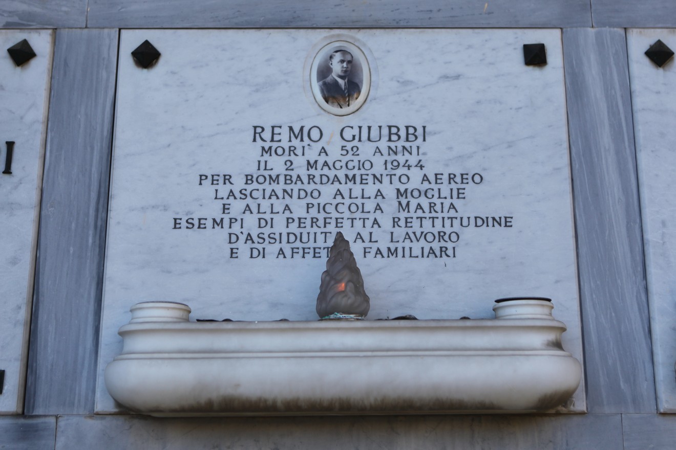 Sepolcro di Giubbi, commemorazione di Remo Giubbi, vittima di bombardamento aereo nel 1944.