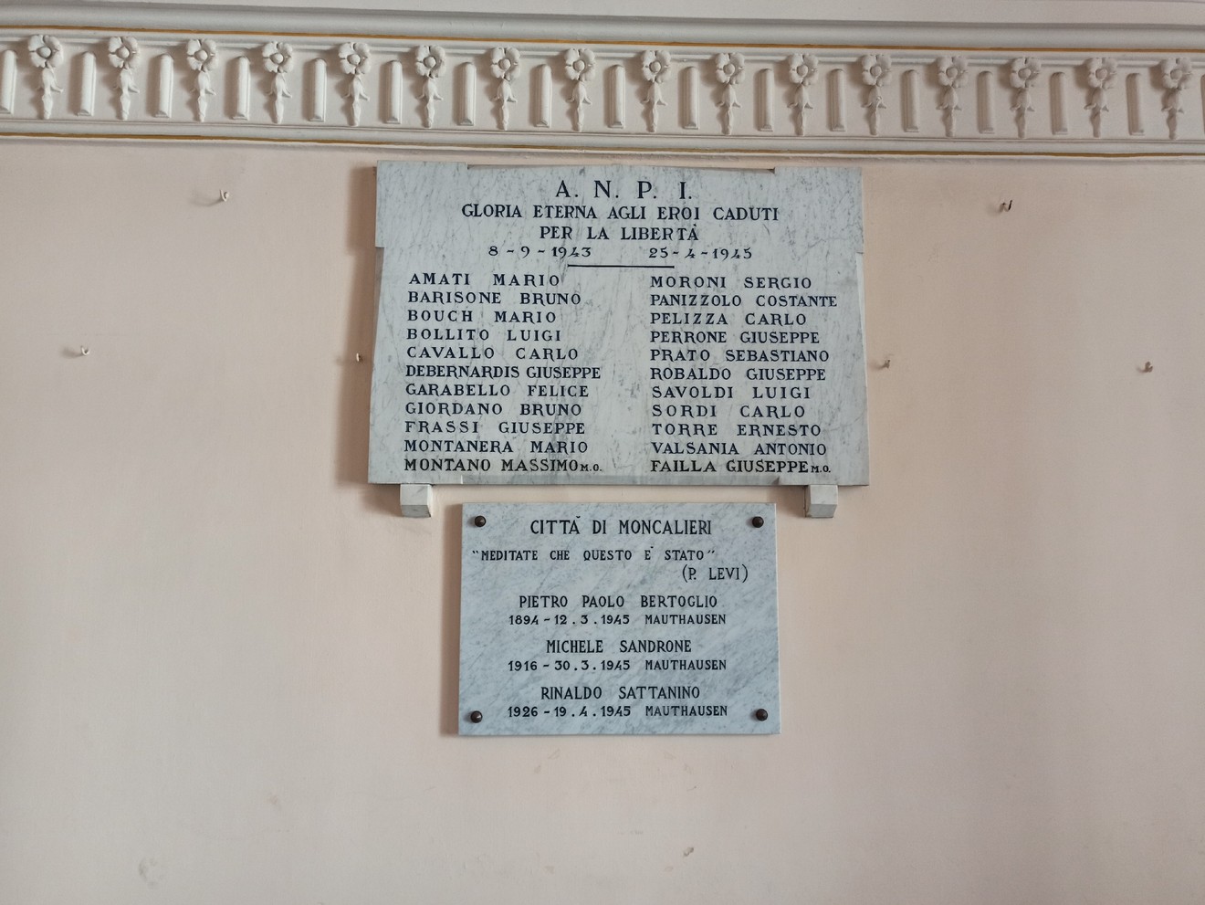 Lapidi commemorative dedicate ai caduti per la Libertà nella città di Moncalieri.