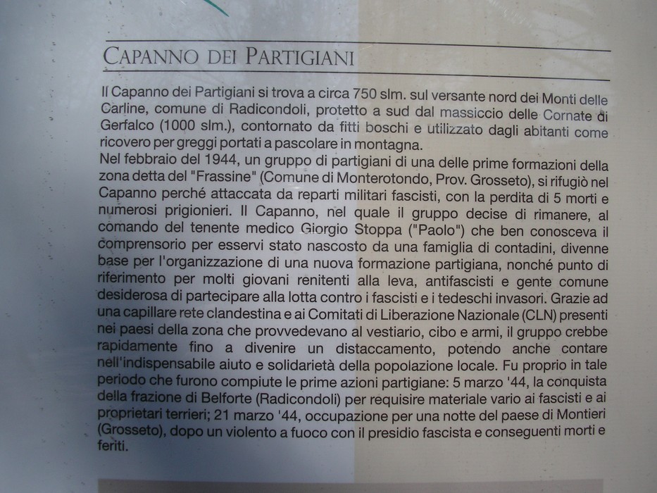 Immagine del Capanno dei Partigiani, rifugio storico situato nel Parco dei Monti delle Carline.