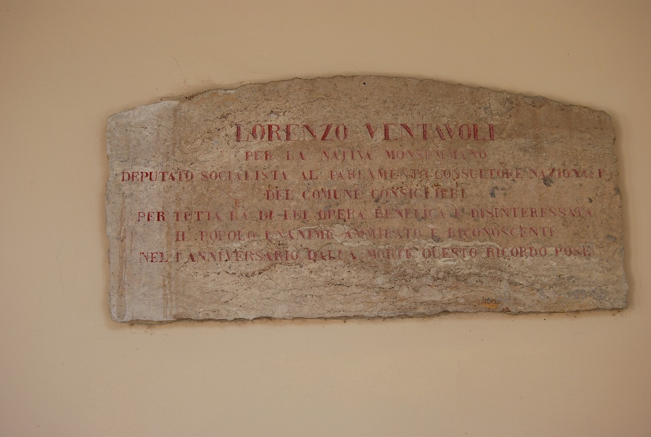 Lapide commemorativa dedicata a Lorenzo Ventavoli, Deputato socialista del comune di Genzano.
