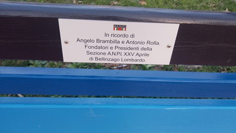 Panchine del parco Donne della Resistenza, Comune di Bellinzago Lombardo (MI), foto 5