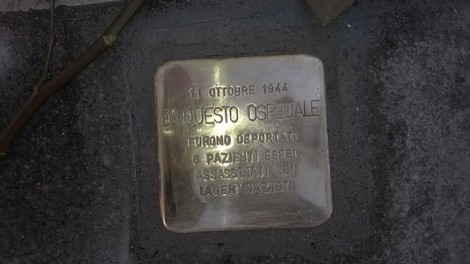 Pietra d'inciampo dedicata ai pazienti dell'ospedale psichiatrico deportati nel 1944.