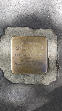 Pietra d'inciampo dedicata a Romeo Locatelli, commemorazione della deportazione e dell'assassinio.