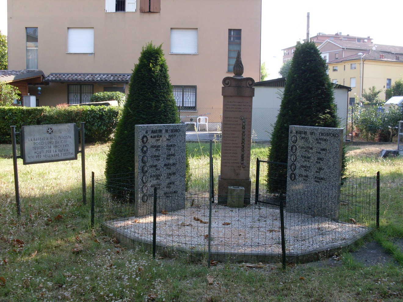 Monumento ai martiri di Sesso, commemorazione dedicata ai caduti della Seconda Guerra Mondiale.