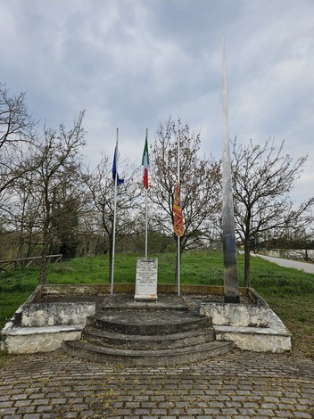 Monumento ai Martiri di Villamarzana, Comune di Castelguglielmo (RO), foto 1