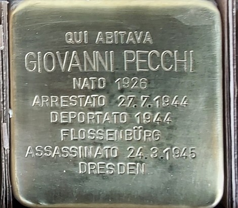 Pietra d'inciampo dedicata a Giovanni Pecchi, memoriale di vita e sofferenza della Shoah.