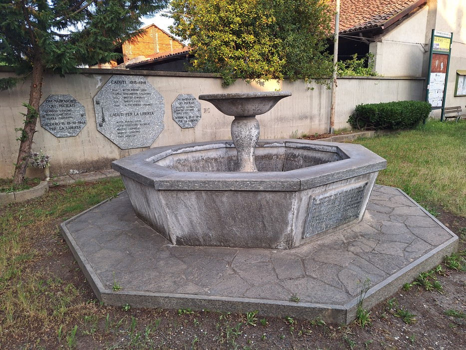 Lapidi ai Caduti di Arè, Comune di Caluso (TO), foto 5