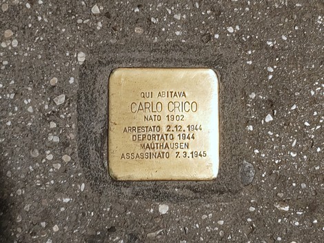 Pietra d'inciampo dedicata a Carlo Crico, vittima della persecuzione nazista a Crico.