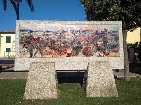 Monumento allo sbarco alleato, un'opera che celebra la memoria storica e il coraggio dei soldati.