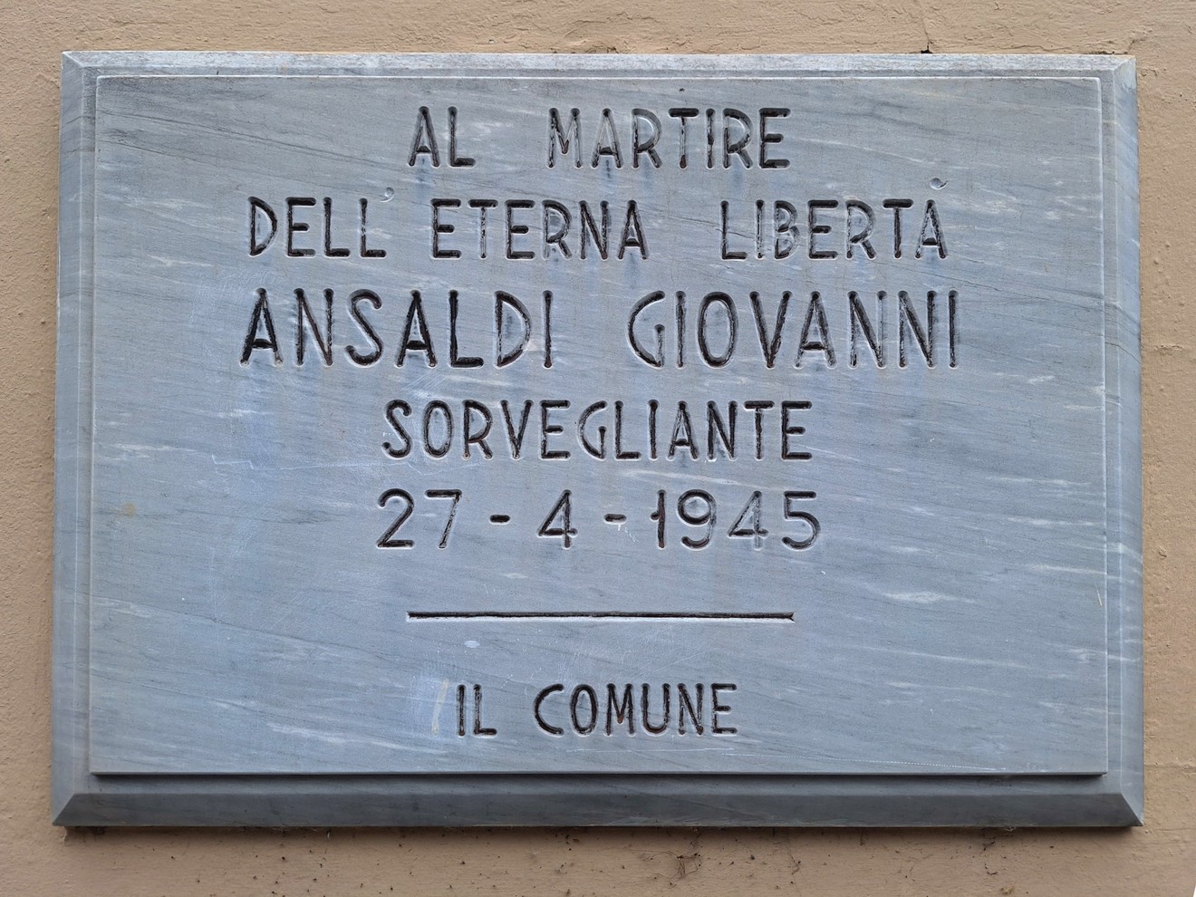 Lapide commemorativa dedicata ad Ansaldi Giovanni, martire per la libertà, installata dal Comune.