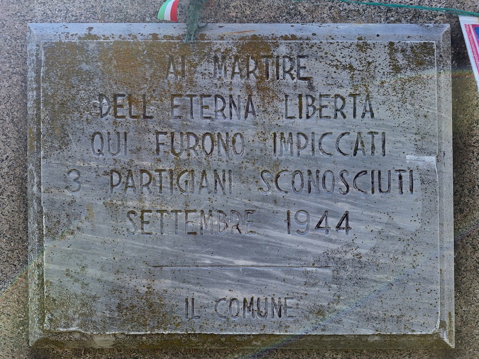 Cippo a tre partigiani sconosciuti, Comune di Torino (TO), foto 2