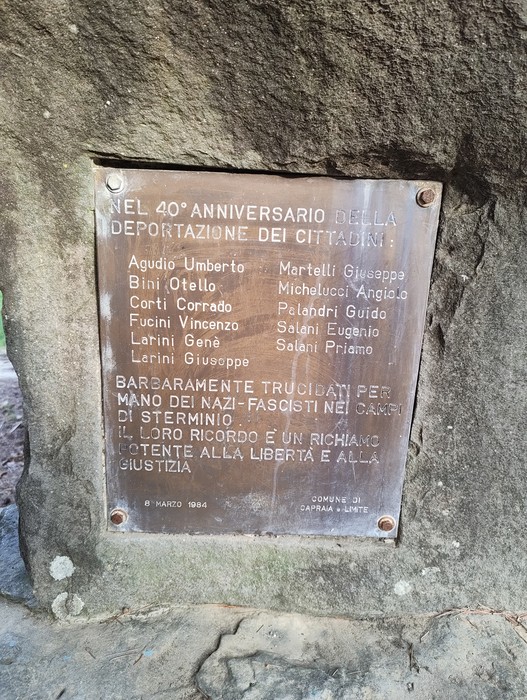 Monumento ai deportati, commemorazione del 40° anniversario della deportazione dei cittadini.