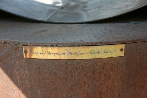 Monumento a Volontari della Libertà a Peretola, dedicato ai combattenti della Resistenza.