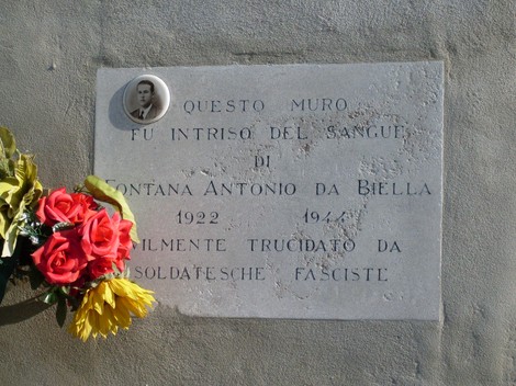 Lapide commemorativa dedicata a Fontana Antonio da Biella, vittima delle truppe fasciste.