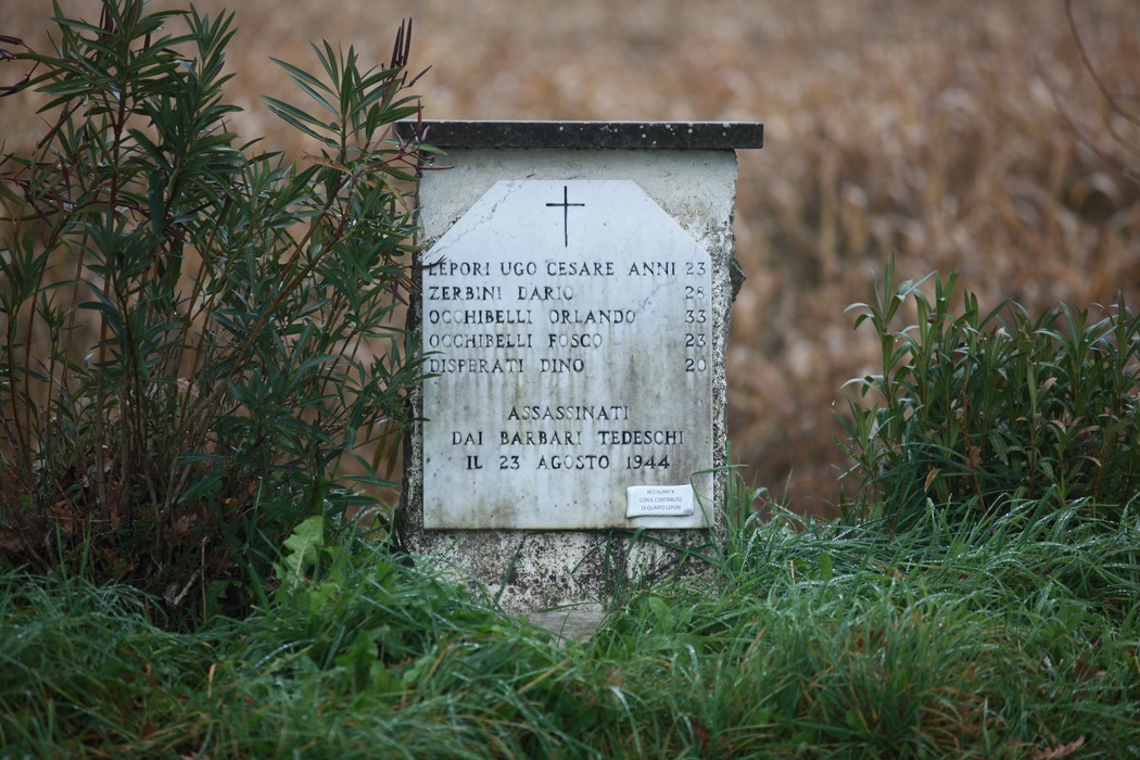 Cippo commemorativo dedicato a Lepori, Zerbini, Disperati e Occhibelli, assassinati il 23 agosto 1944.