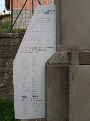 Monumento ai Caduti di Casina, commemorazione dei militari disperso in guerra e nei bombardamenti.