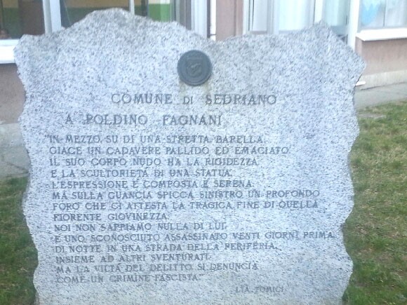 Cippo commemorativo dedicato a Boldino Fagnani, situato a Sedriano, in memoria di un tragico evento storico.