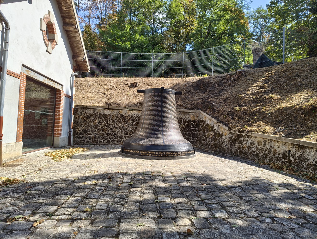 Monumento ai resistenti e agli ostaggi, Francia, foto 1