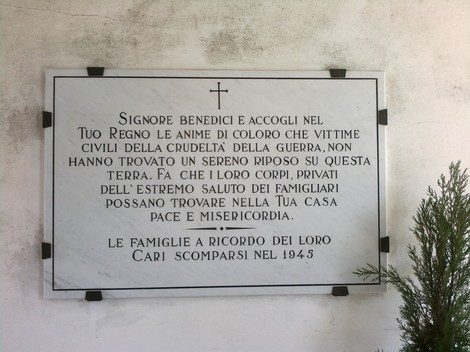 Lapide commemorativa per le vittime civili di Campagnola, un omaggio alla memoria e alla pace.