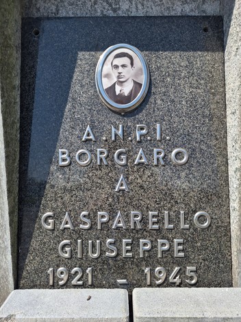Cippo a Gasparello, Comune di Borgaro Torinese (TO), foto 2