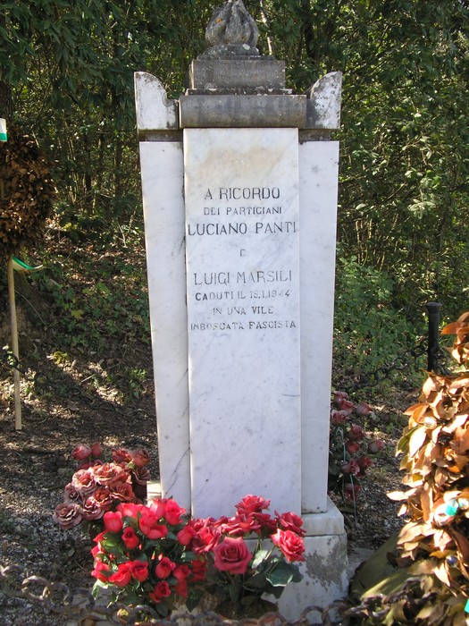 Cippo commemorativo ai caduti di Rigosecco, dedicato ai partigiani Luciano Panti e Luigi Marsili.