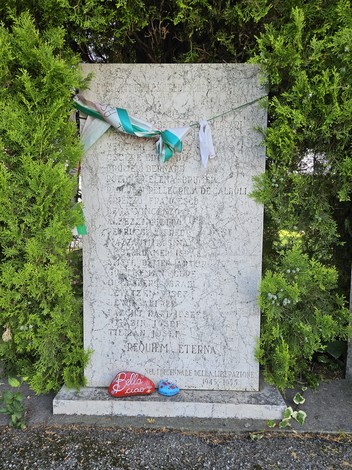 Monumento alle Vittime dell'eccidio dell'Aeroporto di Forlì, Comune di Forlì (FC), foto 2