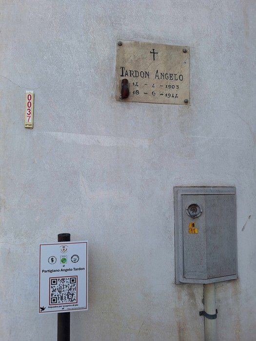 Lapide a Tardon, Comune di Ozegna (TO), foto 2