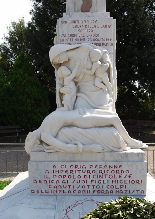 Monumento di Cintolese, dedicato al ricordo delle vittime della guerra e della lotta per la libertà.