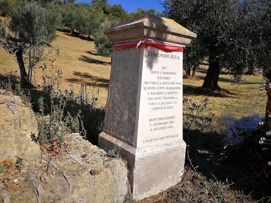 Cippi a Riva, Comune di Fara in Sabina (RI), foto 2