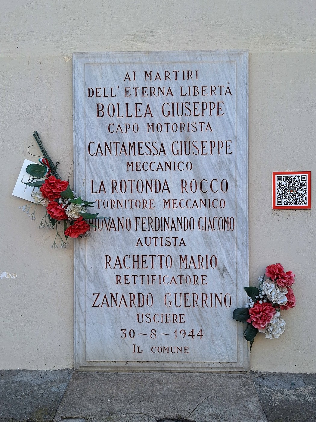 Lapide ai fucilati all'ex Palazzo delle Poste, Comune di Torino (TO), foto 1
