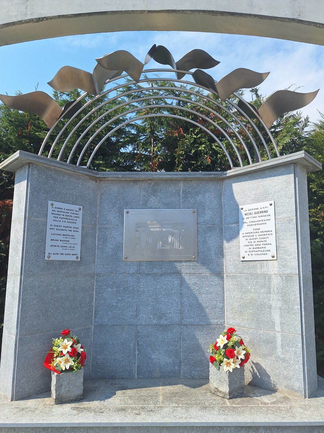 Monumento ai partigiani uccisi al ponte dell'autostrada, Comune di Settimo Torinese (TO), foto 1
